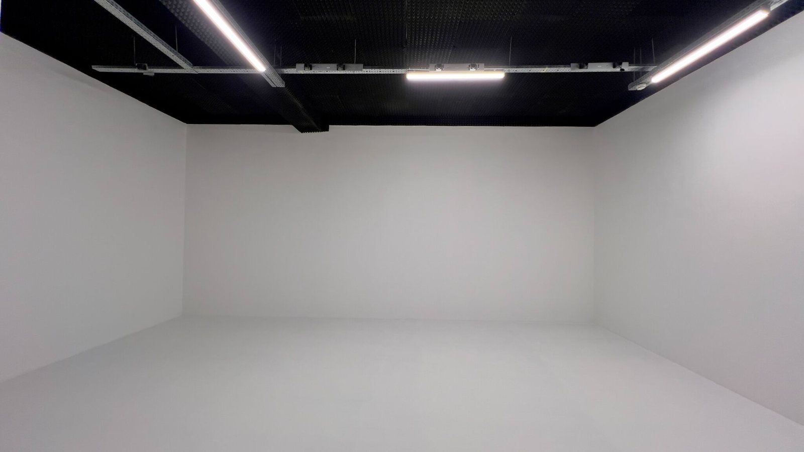 Kurulum aşamasında boş immersive stüdyo